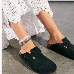 NWT Birkenstock  Boston Suede Leather Black Soft Footbed Clogs 9